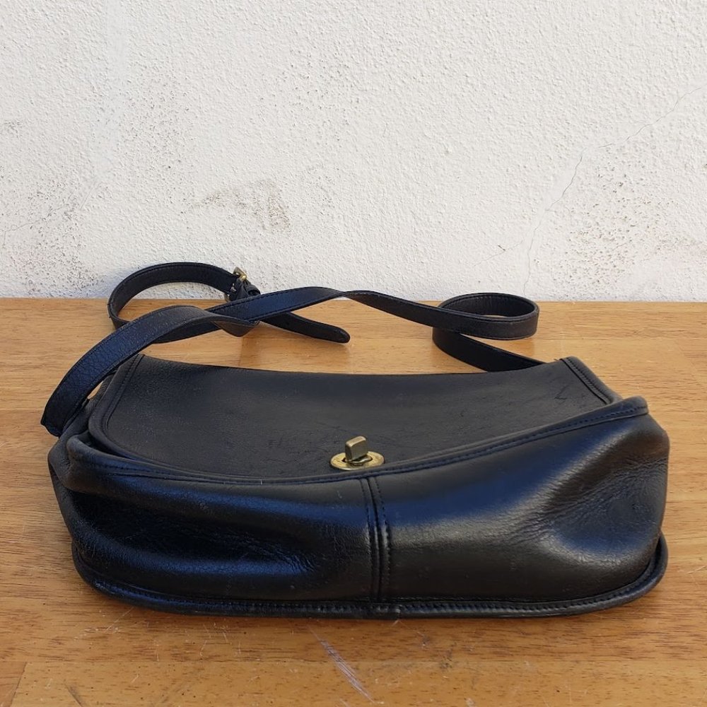 Vintage Coach Black Distressed Leather Saddle Bag Gem